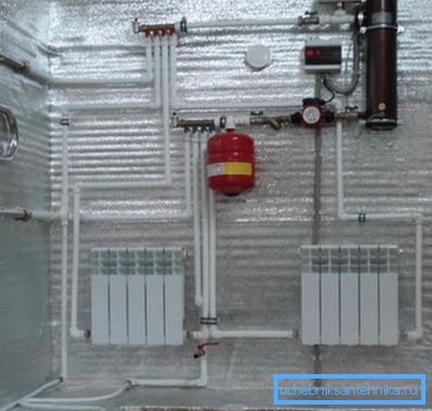 Un exemplu de sistem instalat într-o cameră izolată fonic