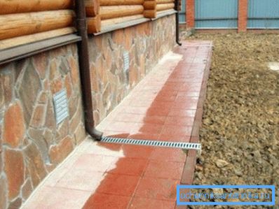 Produsele din subsol sau cum se face ventilarea pivniței într-o casă din lemn