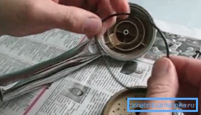 Garnitura de dezasamblare rămâne intactă Garnitura de dezasamblare rămâne intactă