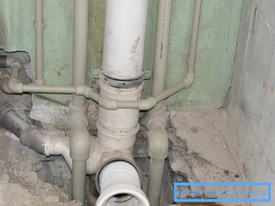 Instalarea de instalații sanitare și de canalizare în apartament