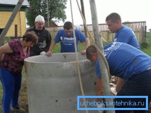 Procesul de omisiune a inelelor din beton armat.