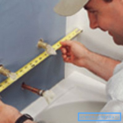 Verificați conductele pentru nivel și distanță; Verificați conductele pentru nivel și distanță;