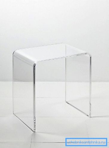 Scaune transparente din plexiglas - o opțiune excelentă pentru duș. Scaune transparente din plexiglas - o opțiune excelentă pentru duș.