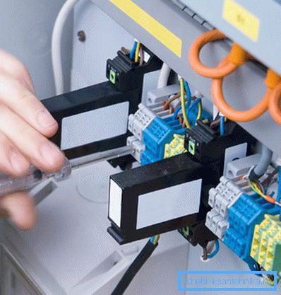 Lucrul cu aparatele electrice necesită respectarea instrucțiunilor.