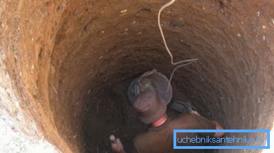 Lucrul într-un spațiu închis este destul de dificil, în timp ce nu este mai ușor pentru cineva care ridică găleți de nisip.