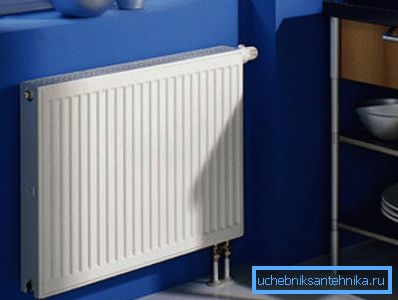 Radiatorul conectat la cablajul orizontal