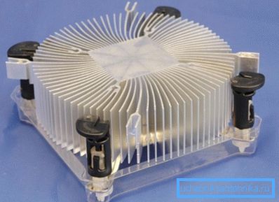 Sistem de răcire cu radiator al procesorului modern. Sistem de răcire cu radiator al procesorului modern.
