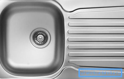 Chiuveta cu suport pentru vase din oțel inoxidabil 460x760 mm Chiuveta cu suport pentru vase din oțel inoxidabil 460x760 mm