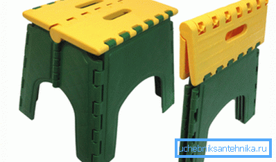 Scaun pliabil din plastic