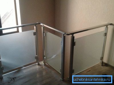 Diferitele elemente de interior din aluminiu nu numai că arată bine, ci și că au o durabilitate ridicată.