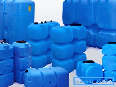 Diverse rezervoare de apă din plastic cu robinet