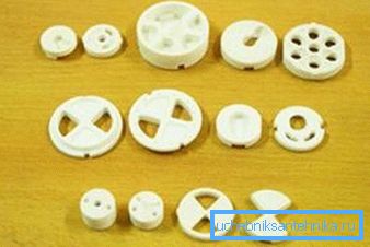 O varietate de inserții ceramice pentru utilizarea pe bucșe de instalații sanitare O varietate de inserții ceramice pentru utilizarea pe bucșe de instalații sanitare
