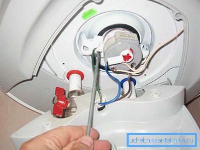 Repararea încălzitoarelor de apă ariston necesită anumite cunoștințe și abilități în domeniul electricității Repararea încălzitoarelor de apă ariston necesită anumite cunoștințe și abilități în domeniul electricității