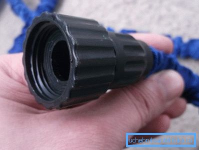 Racord furtun filetat pentru conectarea la o robinet.