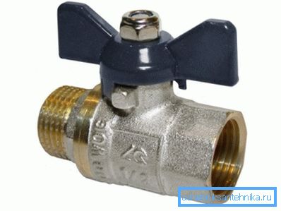 Mânerul fluturelor este compact.