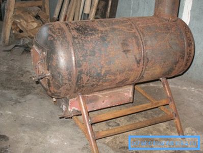 Sobe de casă de la un cilindru de gaz. Sobe de casă de la un cilindru de gaz.