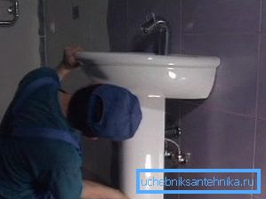 Instalarea independentă a chiuvetei în baie