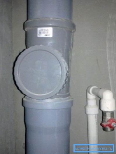 Dibluri prefabricate cu o revizie pentru curățarea blocajelor.