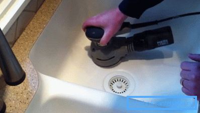 Șlefuirea fundului acoperișului acrilic