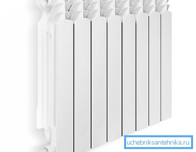 Cât de multă apă este într-un radiator de aluminiu pentru încălzire, puteți învăța din pașaportul produsului sau numărați-l singur