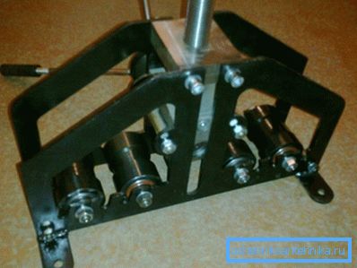 Dispozitiv sofisticat pentru prelucrarea de înaltă calitate a profilelor metalice