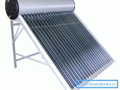 Colector solar pentru instalare pe un acoperiș plat Colector solar pentru instalare pe un acoperiș plat