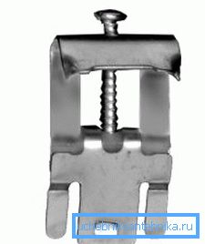 Element de fixare special care poate fi utilizat pentru majoritatea tipurilor de sisteme integrabile și deasupra capului Element de fixare special care poate fi utilizat pentru majoritatea tipurilor de sisteme integrabile și deasupra capului