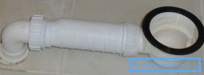 Sifonul uscat poate fi atât vertical cât și orizontal, ceea ce îi permite să fie utilizat chiar și cu spațiu limitat. Sifonul uscat poate fi atât vertical cât și orizontal, ceea ce îi permite să fie utilizat chiar și cu spațiu limitat.
