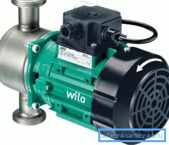 Acesta este un model cu un rotor care nu este în contact cu apa.
