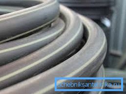 Produsele tehnice de acest tip sunt foarte des realizate într-o formă netedă și au anumite marcaje care corespund cablurilor situate în ele. Produsele tehnice de acest tip sunt foarte des realizate într-o formă netedă și au anumite marcaje care corespund cablurilor situate în ele.