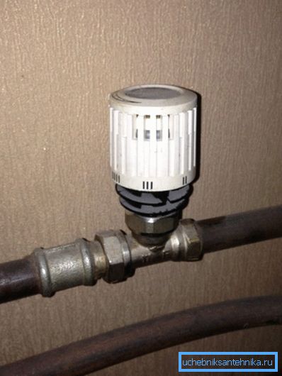 Termostatul poate fi instalat direct pe conducta care alimentează lichidul de răcire