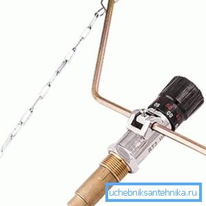 În cazul supraîncălzirii agentului de răcire sau a aerului, capacele termostatice se suflă în suflare.