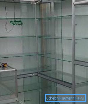 Echipamente comerciale bazate pe sisteme de profile din aluminiu