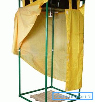 Cadru tubular pentru duș de vară