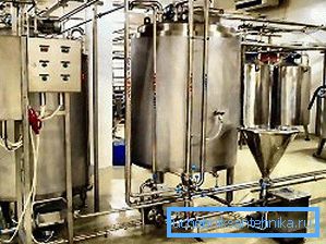 Conducte la o fabrică de produse lactate Conducte la o fabrică de produse lactate