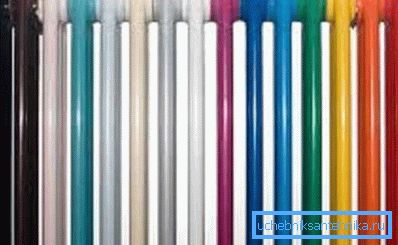 Radiatoarele colorate se vor potrivi bine în interior