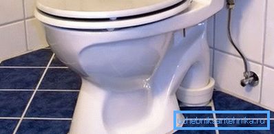 Toaletă pe plăci ceramice