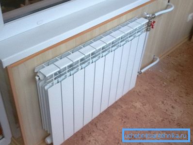 Instalarea unui radiator bimetalic cu racordare unilaterală. Instalarea unui radiator bimetalic cu racordare unilaterală.