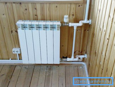 Instalarea unui radiator bimetalic cu supape de reglare și oprire.