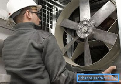 Instalarea unui ventilator nou pentru unitatea de alimentare cu aer forțat Instalarea unui ventilator nou pentru unitatea de alimentare cu aer forțat
