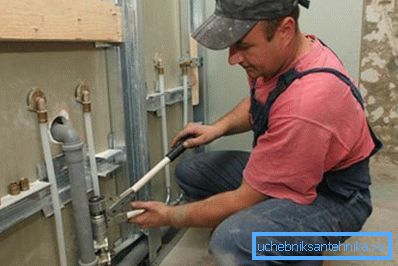 Instalarea unei noi surse de alimentare cu apă în apartament