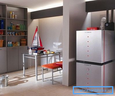 Dispozitiv cu element de încălzire cu gaz și electric pentru o casă de țară