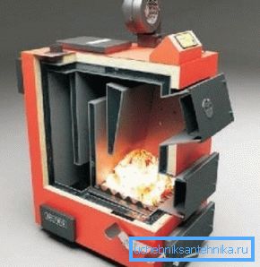 Dispozitivul este echipat cu combustibil solid.