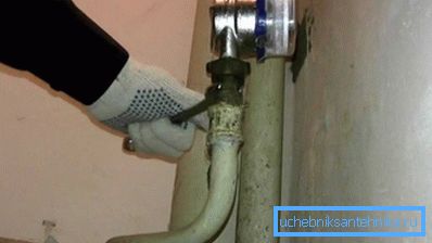 Verificați mai întâi zonele în care a fost efectuată recent repararea.