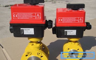 Recent, astfel de produse au început să fie echipate cu dispozitive de acționare electrice, care nu permit doar controlul la distanță sau automat, ci și posibilitatea de a regla cu precizie gradul de deschidere al macaralei.