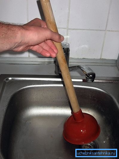 Vantuz este primul remediu pentru blocaj Vantuz este primul remediu pentru blocaj