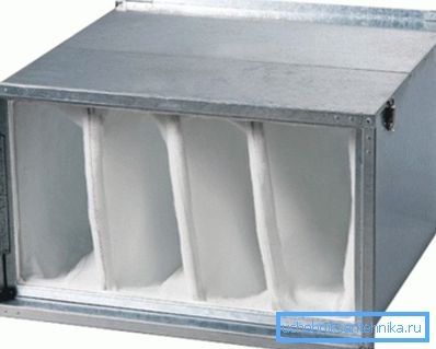 Material fibros pentru curățarea fină a aerului
