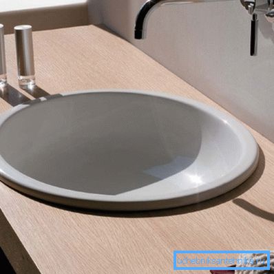 Produsul încorporat pare mai puțin eficient, dar cu abordarea corectă, acesta poate deveni o adevărată decorare a băii