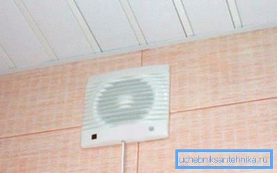 Gaura de evacuare cu ventilator Gaura de evacuare cu ventilator