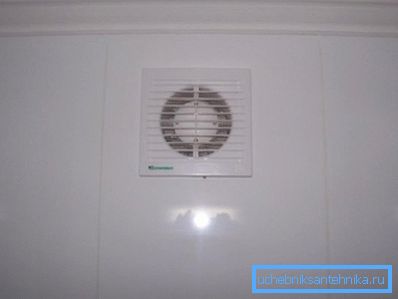 Gaura de evacuare cu ventilator Gaura de evacuare cu ventilator